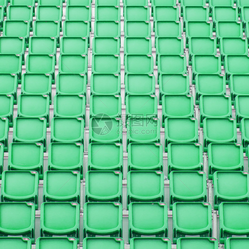 运动体育场的绿色席位为公众图片