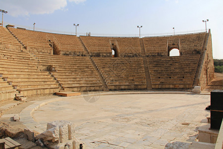 Amphitheater内有凯撒马里蒂玛公园的废墟图片
