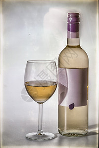 白葡萄酒瓶图片