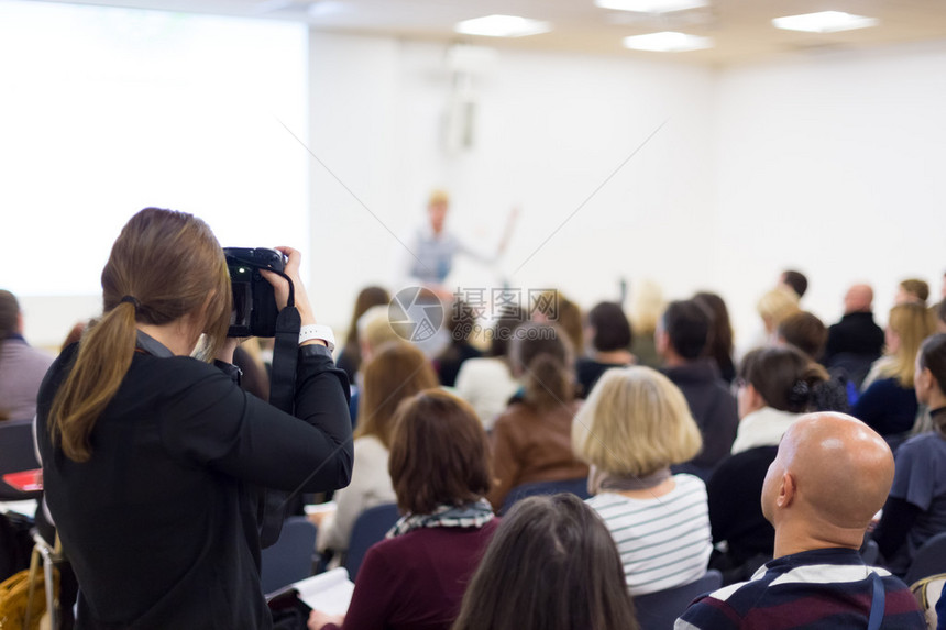 商务会议和演示会议厅的观众图片