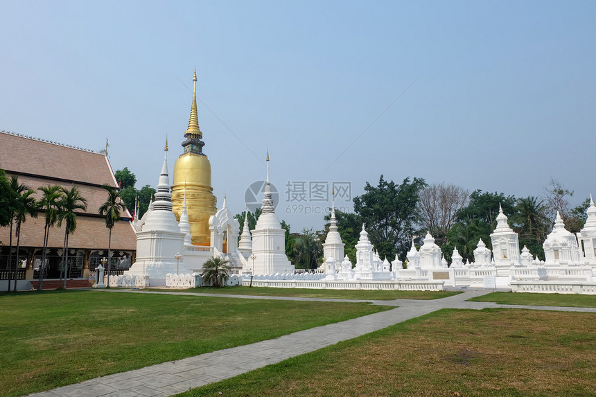 金塔在瓦特苏安多克寺图片