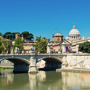 在意大利罗马的Tiber和StPet图片