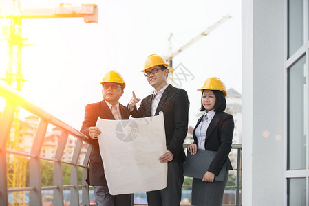 亚洲建筑师小组在工地图片