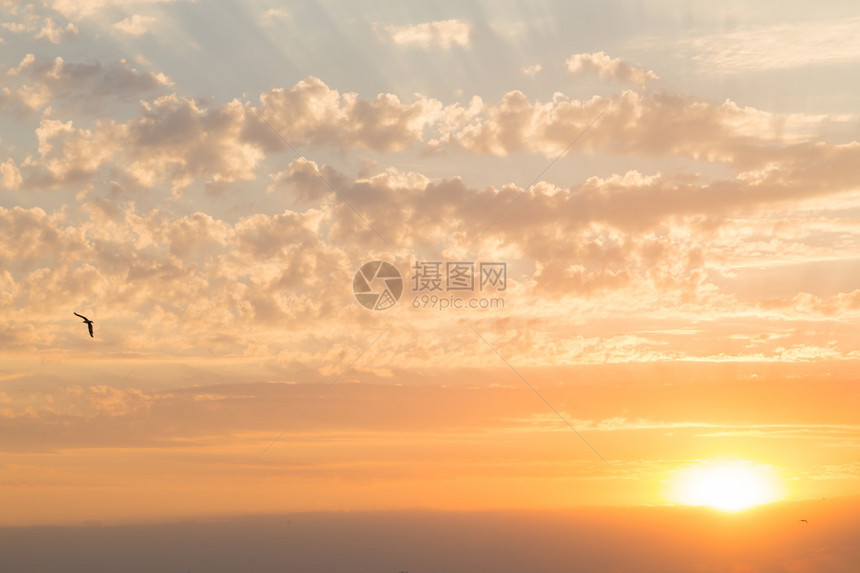 在海滩的美丽的日落海的风景照片杂志背景海报图片