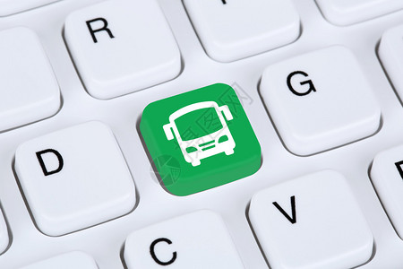 在网上预订计算机概念交通的互联网上为公共汽车或图片