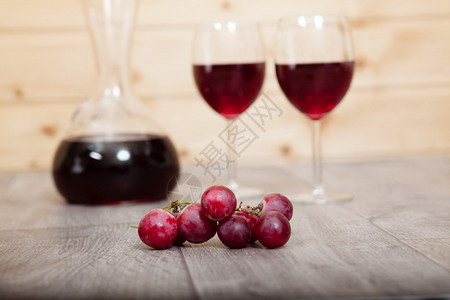 杯底葡萄和红酒咖啡馆Shallo图片