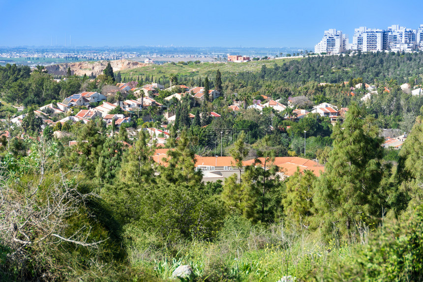 西岸Shomron山与以色列和后面特拉维夫大都会的鸟眼景象BirdsEightFiewoftheShom图片