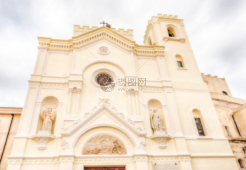 以意大利皮佐卡拉布罗的宝拉教堂圣方济各圣弗朗西斯面孔为焦点分散的背景图片