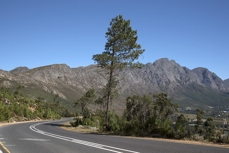 穿越Francshhoek山口的风景车道图片
