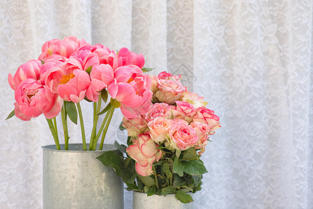 鲜花束一束粉红玫瑰和牡丹花图片