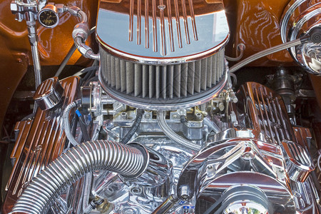 V8型汽车发动机高能图片