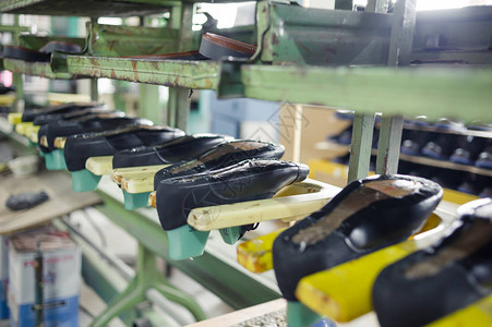 鞋厂手工制成的制品制鞋图片