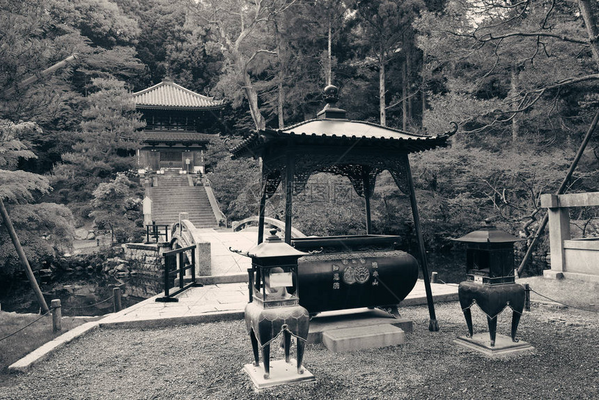 日本京都有历史建筑的神社图片