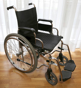 残疾人卧室的轮椅图片