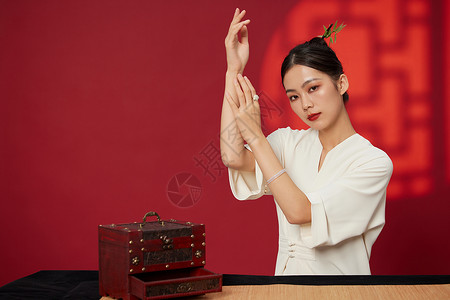中国风创意青年女性形象背景图片