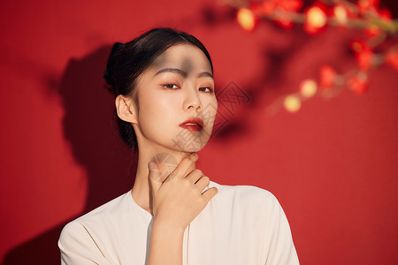 红色竖屏国风中国式中国风创意青年女性形象背景