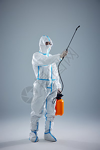 防疫工作者使用喷雾器消杀消毒形象图片