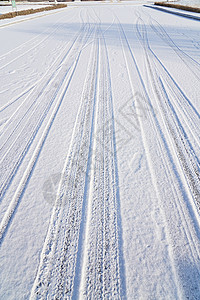 轮胎印雪景背景