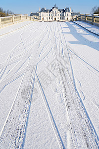轮胎印雪景背景
