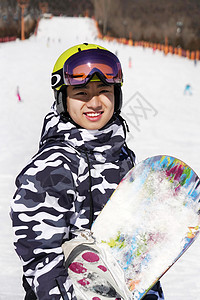 男孩户外滑雪图片
