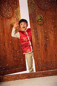 快乐的小男孩庆祝新年高清图片