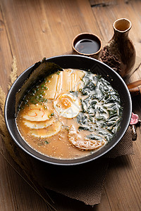 日式拉面紫菜鸡蛋高清图片
