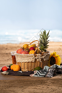 海滩上菠萝沙滩上的水果背景