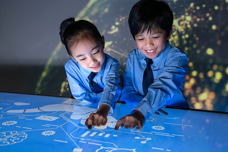 发光的女孩课堂上的小学生背景