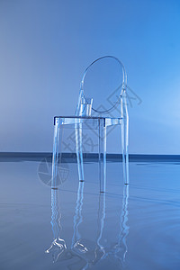 透明的椅子背景图片