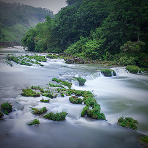 正方画幅贵州省黄果树瀑布背景