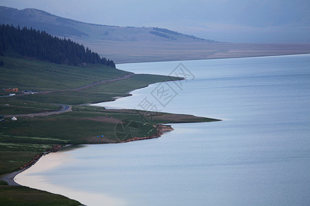 新疆赛里木湖风光图片