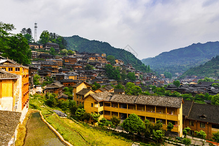 拥挤山贵州省凯里千户苗寨背景