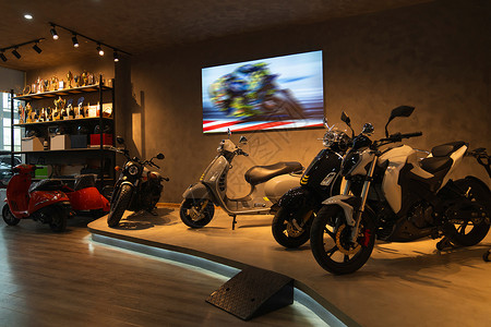摩托车展示厅展厅内的摩托车背景