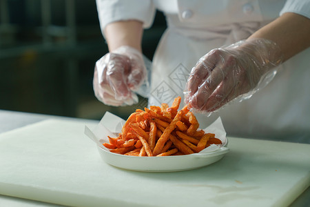 厨师准备美食图片