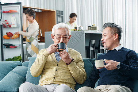 中年人聚会快乐的老哥俩喝茶聊天背景