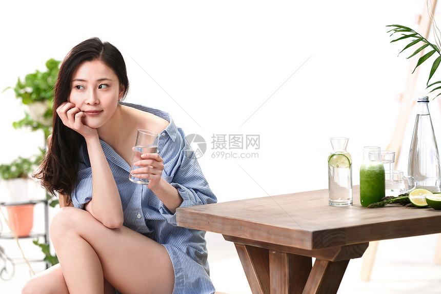 青年女人的健康生活图片