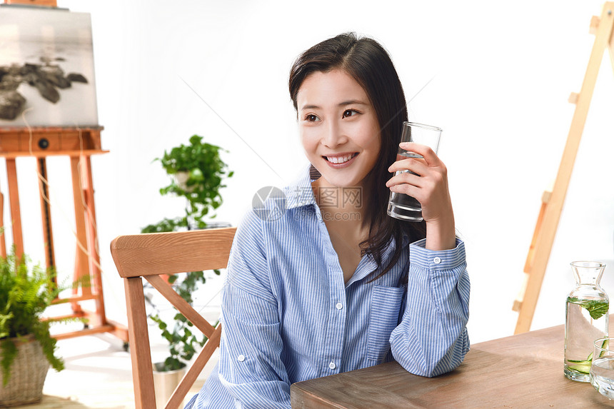 青年女人的健康生活图片