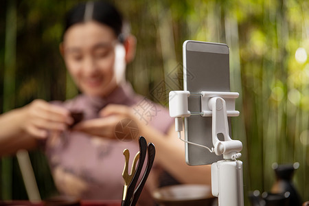 青年女人在线直播茶艺图片