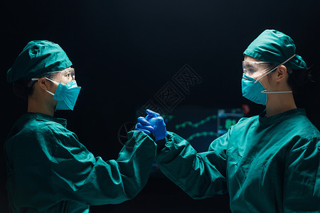 握手的的医护人员图片