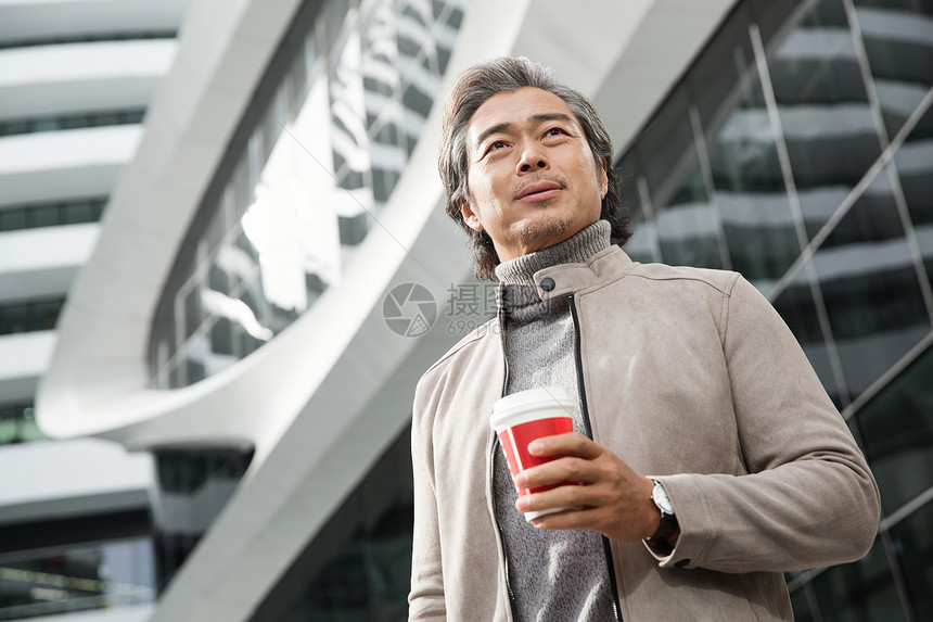 自信的商务男士图片