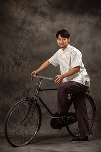 80年代自行车青年男人肖像背景