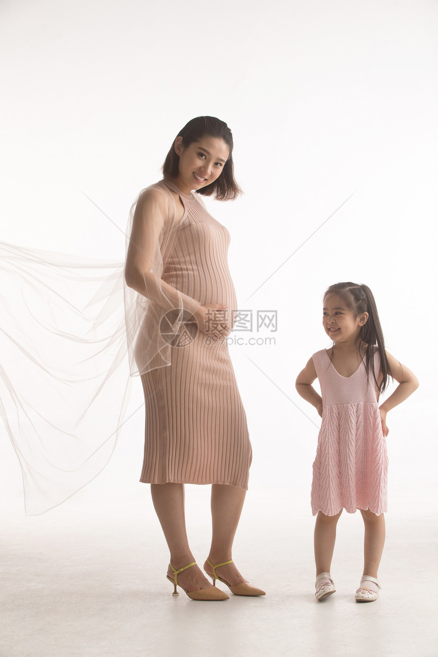 孕妇妈妈和小女孩图片