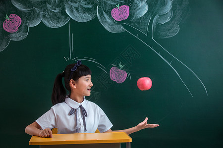 物理学素材小学女生在教室背景