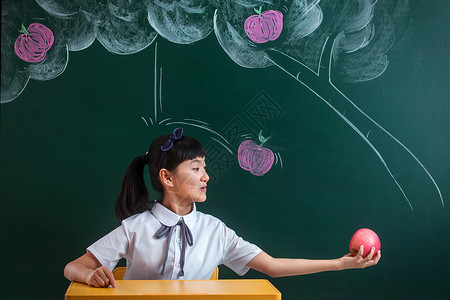 物理学素材小学女生在教室背景