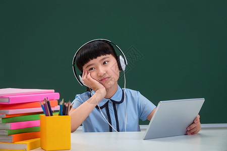 小学女生在线学习图片