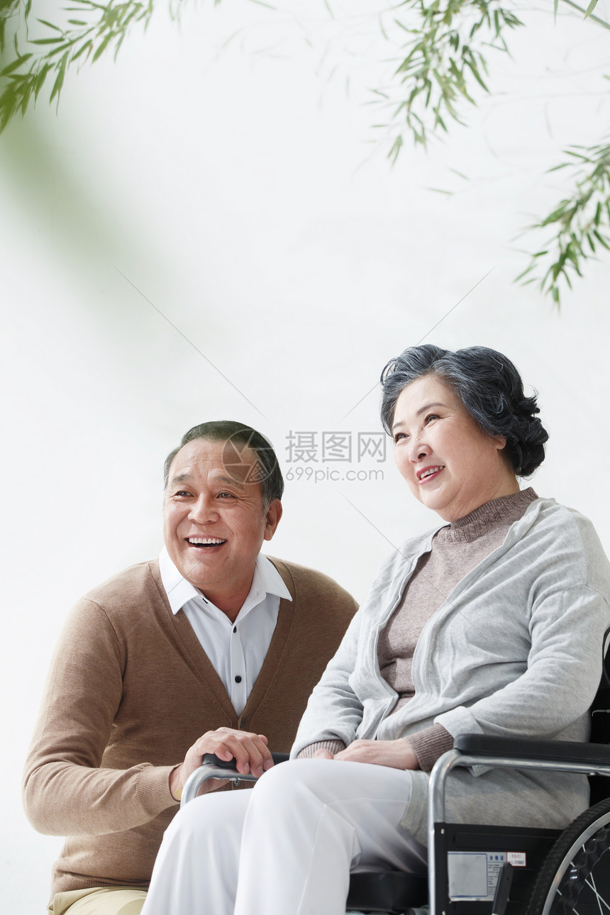 幸福的老年夫妇图片