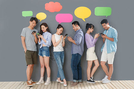 网络对话快乐的伴侣用手机聊天软件沟通背景
