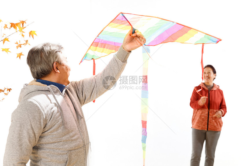 老年夫妇放风筝图片