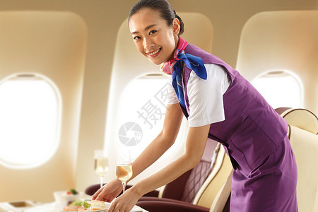 酒航空微笑服务的空乘人员背景