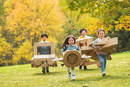 纸箱机器人快乐儿童玩开飞机游戏背景
